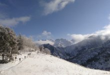 52 человека застряли в горах в Алматинской области