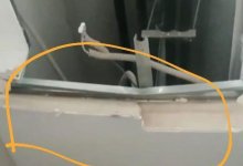 Рухнувший потолок из гипсокартона едва не придавил людей в подъезде ЖК в Нур-Султане