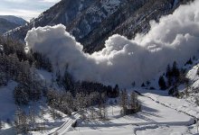 Из-за риска схода лавин туристов просят воздержаться от похода в горы в Алматы