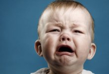 Подзатыльники малышам раздавала воспитатель детсада в Карагандинской области