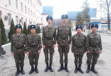 Каково служить с ростом два метра? Солдаты-великаны рассказали о жизни в армии