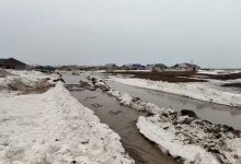 Размыты дороги, затоплены дома: как в Казахстане борются с паводками (ВИДЕО)