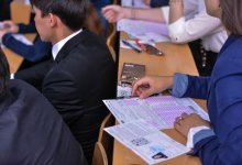 В мартовском ЕНТ школьники впервые сдали новые предметы для поступления на IT