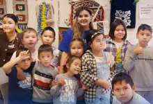 Казахстанка обучает детей родному языку в Лос-Анджелесе