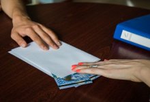 Экс-руководителя отдела горздрава Алматы осудили за взятку