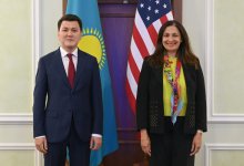 США готовы помогать продвигать демократию в Казахстане