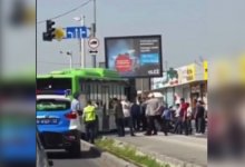 Водитель автобуса потерял сознание и заехал на тротуар в Шымкенте