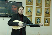 Блогер поделился необычным способом обучения казахскому языку
