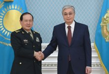 Президент Казахстана принял министра обороны Китая