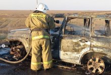 Land Cruiser сгорел на трассе в Павлодарской области