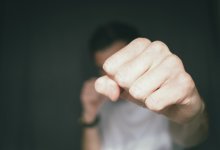 Безбилетник стал причиной драки между кондуктором и контролером в Экибастузе