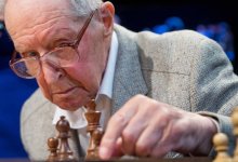 Ушел из жизни старейший гроссмейстер мира