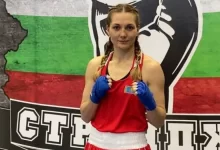 Казахстан нокаутом выиграл свой первый бой на женском ЧМ-2022 по боксу