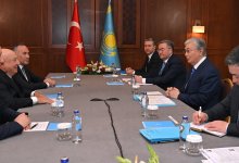 Токаев встретился с турецкими предпринимателями