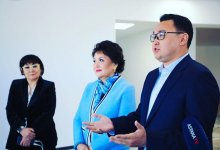 Секретарь партии AMANAT встретился с творческим коллективом столичного театра