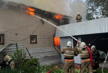 Крупный пожар в центре Алматы: горели хостел, кафе и шиномонтажка