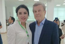Певец Лев Лещенко приехал в ЦОН Алматы получать ИИН