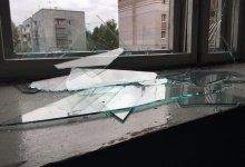 От взрывной волны выбило все окна в пятиэтажке Усть-Каменогорска. Есть пострадавший