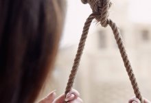 "Моя дочь любила жизнь": мама повешенной во дворе Алматы школьницы обратилась к казахстанцам