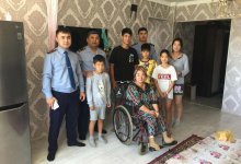 Многодетной матери оказали матпомощь на лечение полицейские Шымкента
