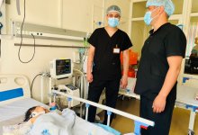 Засунула руку в мясорубку: талгарским врачам удалось спасти жизнь малышки