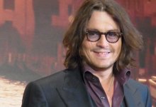 За тысячи долларов продают браслеты участников суда между Джонни Деппом и Эмбер Херд