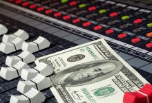 Миллионные убытки и упущенные гонорары: казахстанские авторы не получают положенные им выплаты?