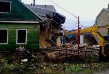 Мужчина не захотел делить дом с бывшей женой и сравнял его с землей в Атырау