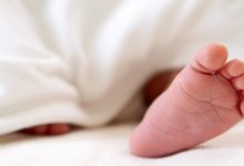 О состоянии малыша, которого уронили на пол в роддоме Атырау, рассказали медики