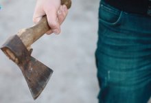 Угрожал, размахивая топором: трагедией едва не закончилась драка мужчин в Шымкенте