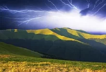 Бури, грозы и дожди ждут казахстанцев 15 июня