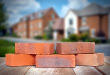 На кирпичах "владелец" несуществующего завода заработал почти 10 млн