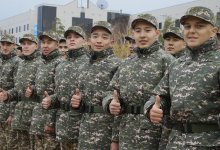 Караулил прямо на экзамене: как забирают в армию призывников в Уральске