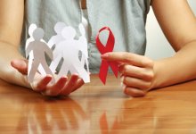 Родители зараженных ВИЧ подростков требуют льготные гранты в Шымкенте