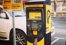 Экс-директорам компаний, отвечающих за платные парковки в Алматы, продлили арест