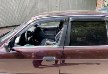 Струей водополивочной машины выбило стекла автовладельцу в Караганде