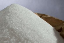 Акимат Семея объяснил давку в очереди за сахаром