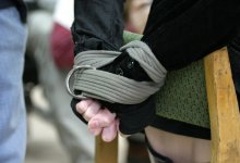 Вооруженный мужчина взял в заложницы свою супругу в Нур-Султане