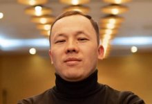Стало известно, на сколько задержали журналиста Махамбета Абжана