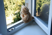 Трехлетний ребенок выпал из окна 13-го этажа в Нур-Султане