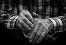 Пенсионер совершил суицид в доме престарелых в Уральске