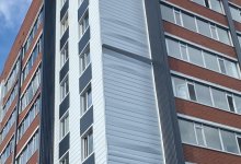 Не простояла и года: новую многоэтажку погнуло ветром в Костанае (ВИДЕО)