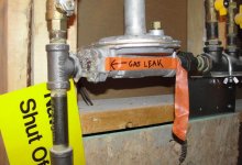 Утечка газа в Талдыкоргане: спасатели вошли в квартиру через балкон, пока хозяин лежал в кровати