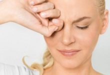 Жительница Актау 25 лет проходила с осколком стекла под глазом