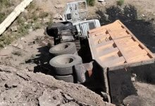 Большегруз вылетел с моста в Жезказгане (ВИДЕО)