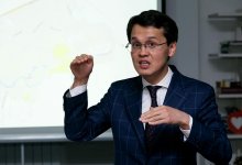 Мусин встретился с работниками "Зерде" после их обвинений и обращения