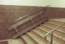 "КСК ни при чем": ребенка едва не придавило пандусом в алматинском ЖК