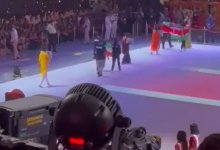 Пожалели денег? Сборная Казахстана по шахматам вышла без флага на параде в Индии