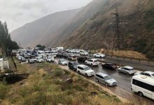 Сель заблокировал множество автомобилей по дороге на Иссык-Куль