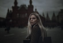 Женщина пыталась спрыгнуть с крыши здания напротив акимата Нур-Султана